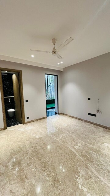 Room in 4 BHK Builder Floor at Ansal Sushant Lok I, Sector 43 – for Sale