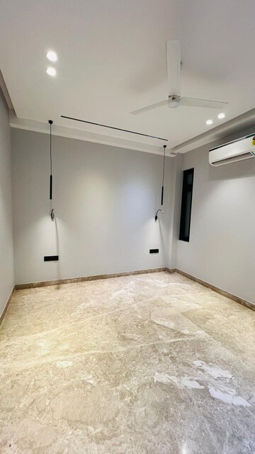 Room in 4 BHK Builder Floor at Ansal Sushant Lok I, Sector 43 – for Sale