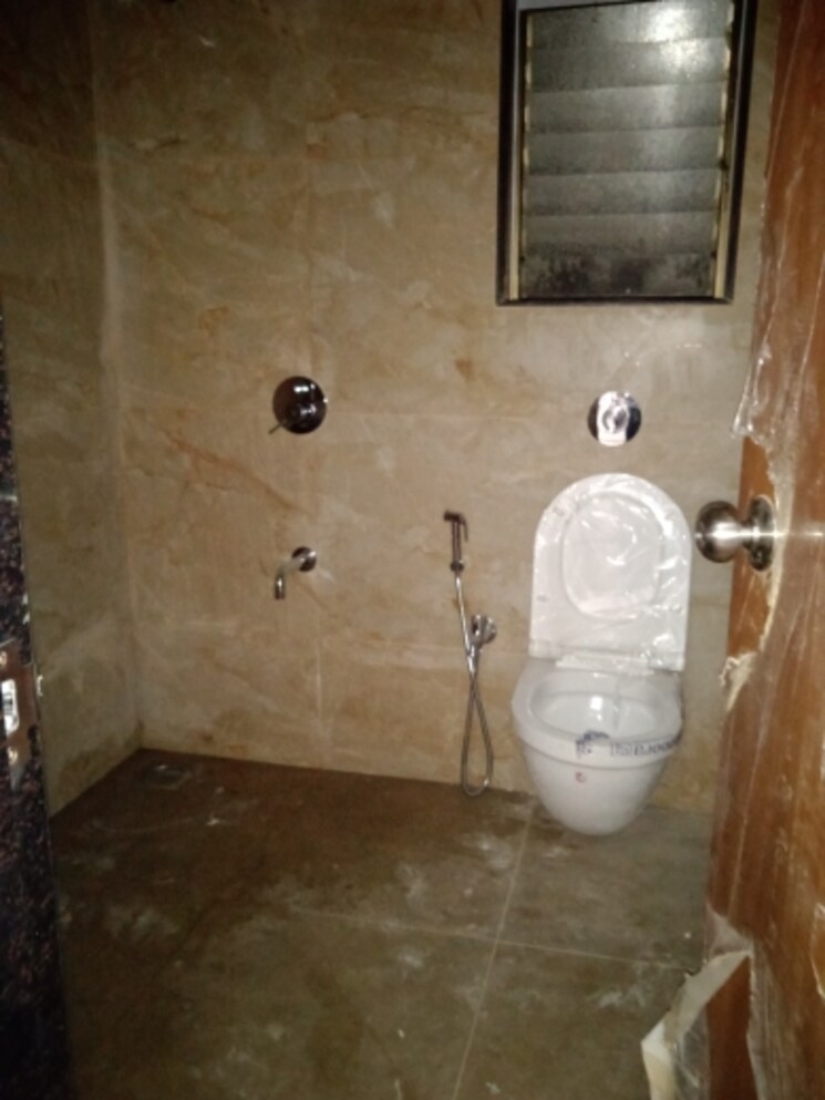 Bathroom, conarch-nutan-nishigandha-chs 2 Bedroom 759 Sq.Ft. Apartment In Vile Parle East Mumbai 7666950