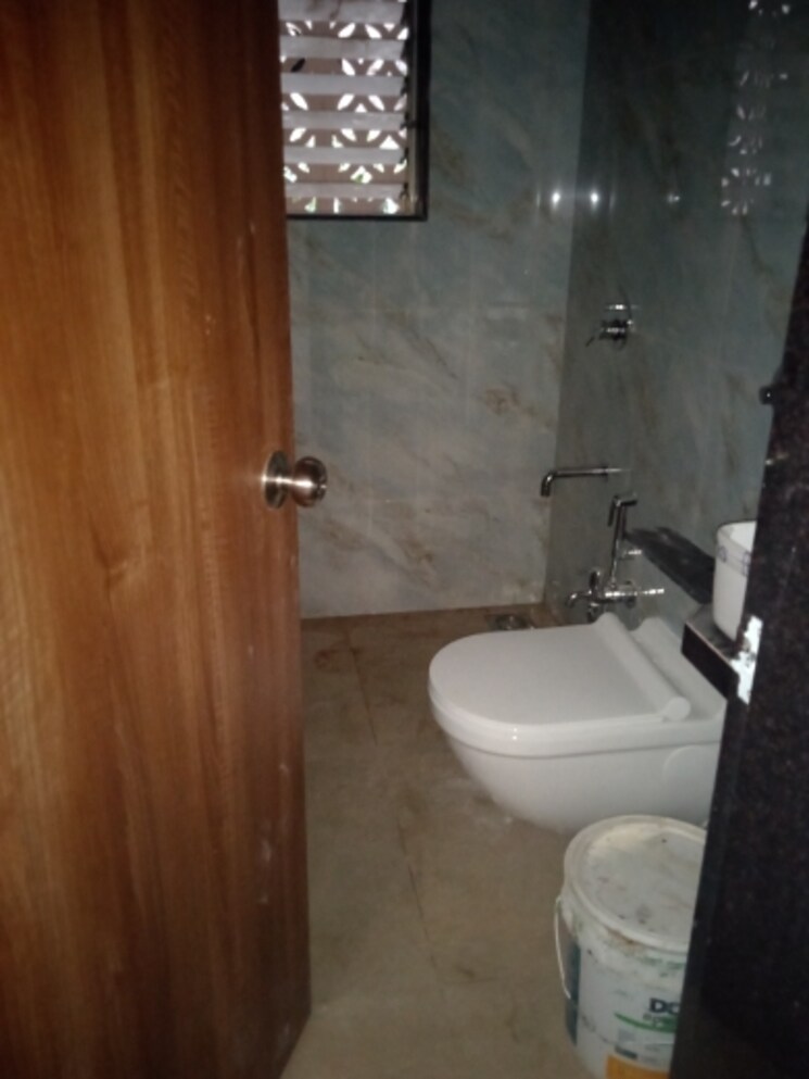 Bathroom, conarch-nutan-nishigandha-chs 2 Bedroom 759 Sq.Ft. Apartment In Vile Parle East Mumbai 7666950