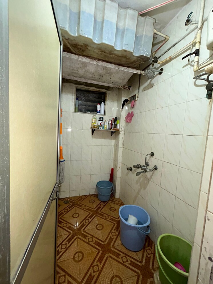 Bathroom, prathmesh-park 1 Bedroom 450 Sq.Ft. Apartment In Andheri West Mumbai 7667030