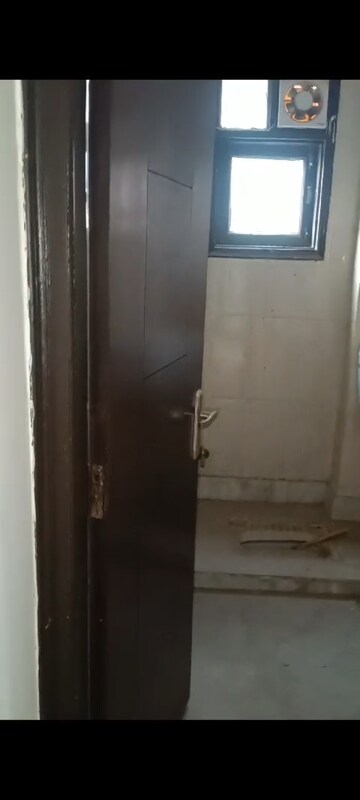 Furnished Amenities in 3 BHK Independent House at Chattarpur – for Sale