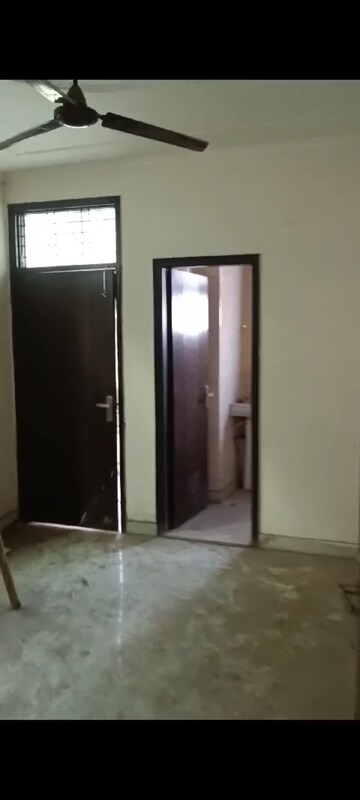Room in 3 BHK Independent House at Chattarpur – for Sale
