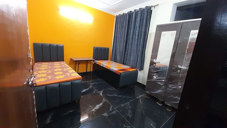 Room, sector 71 Pg For Girls In Sector 71 7667160