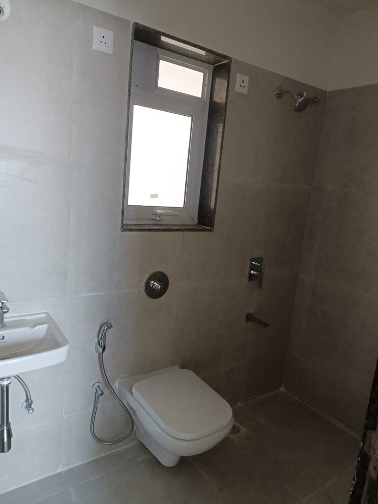 Bathroom, puraniks-one-hometown 1 Bedroom 420 Sq.Ft. Apartment In Ghodbunder Road Thane 7667203