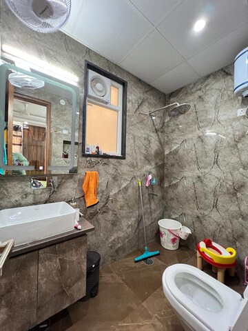 Parking in 3 BHK Builder Floor at Palam Vihar Residents Association, Palam Vihar – for Sale