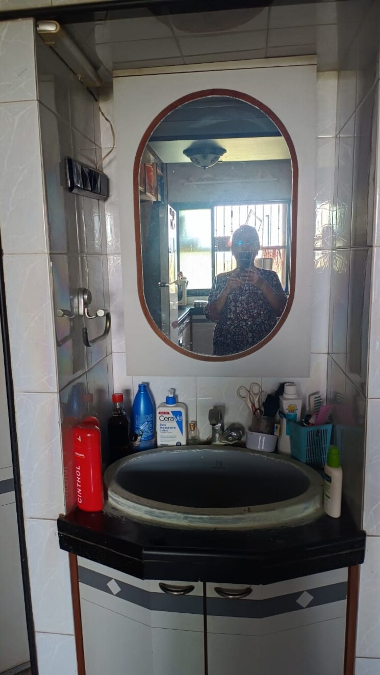 Bathroom, koldongri-chs 1 Bedroom 450 Sq.Ft. Apartment In Andheri East Mumbai 7667288