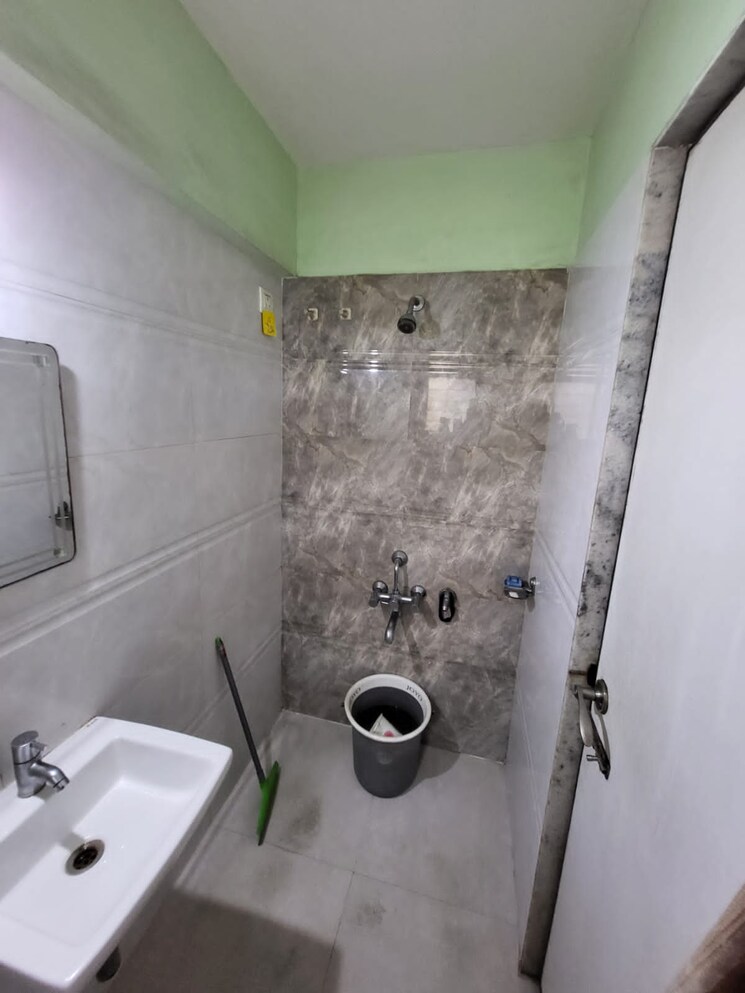 Bathroom, vijay-nagari-chs 1 Bedroom 420 Sq.Ft. Apartment In Vijay Nagari Thane 7667311
