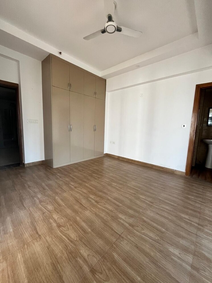 Room, mahagun-mirabella 2.5 Bedroom 1380 Sq.Ft. Apartment In Sector 79 Noida 7667620