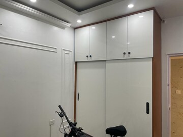 Furnished Amenities in 2.5 BHK Apartment at Mahagun Mirabella, Sector 79 – for Sale