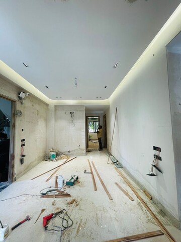 Building Lobby in 4 BHK Builder Floor at Ansal API Esencia, Sector 67 – for Sale