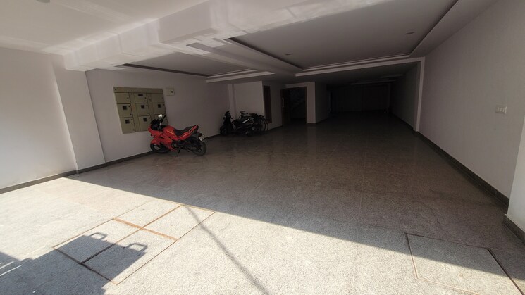  Parking, vivek vihar 4 Bedroom 2250 Sq.Ft. Builder Floor In Vivek Vihar Delhi 7667956