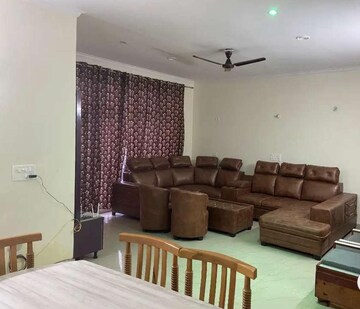 Living Room in 3 BHK Apartment at Wazirganj – for Rent