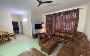 Living Room in 3 BHK Apartment at Wazirganj – for Rent