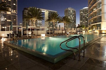 Swimming Pool in 3 BHK Apartment at Lodha Acenza, Andheri East – for Sale
