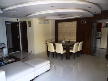 Master Bedroom in 5 BHK Apartment at The Park Residency Andheri, Andheri West – for Sale