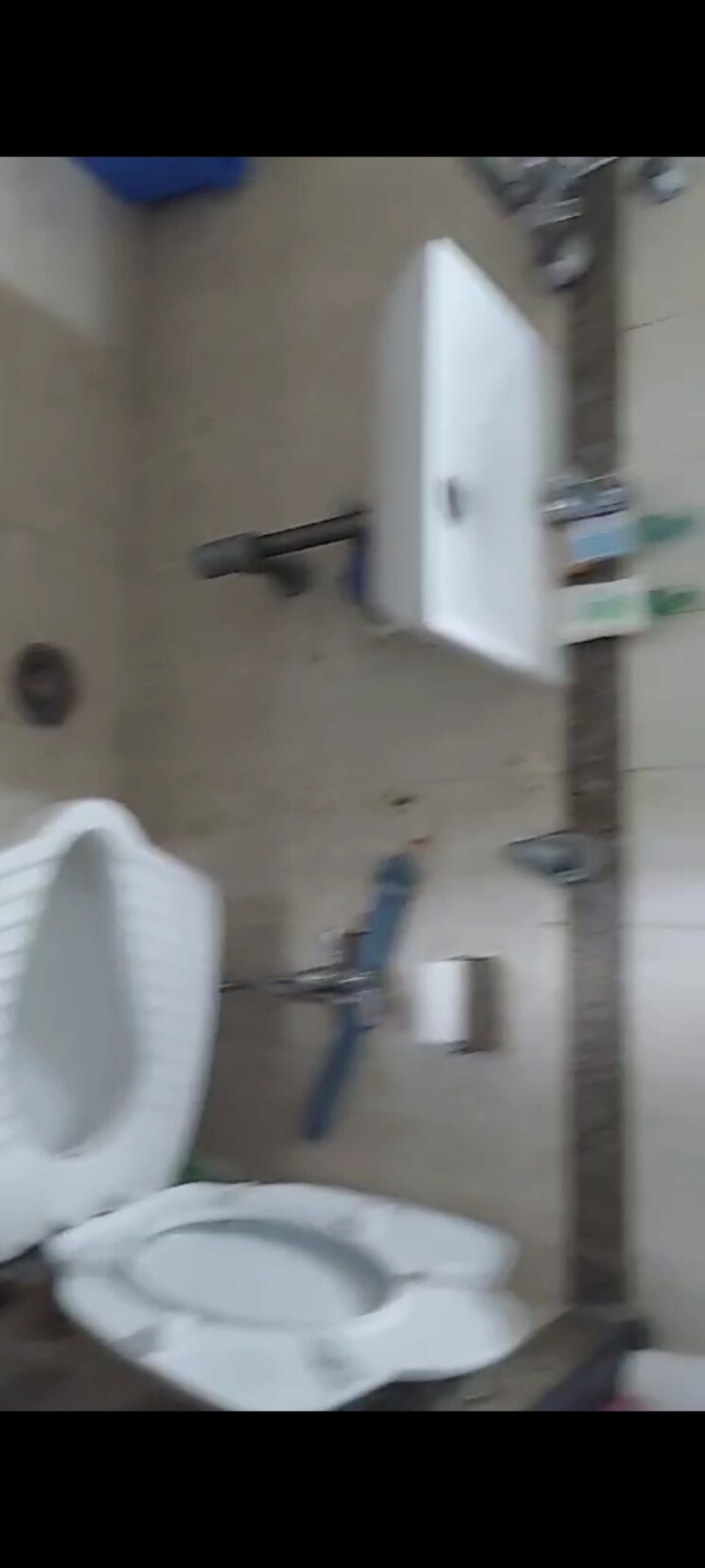 Bathroom, rustomjee-central-park 2 Bedroom 685 Sq.Ft. Apartment In Andheri East Mumbai 7668789