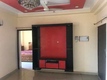 Room in 3.5 BHK Apartment at Gaur City 2 - 16th Avenue, Sector 16c Greater Noida – for Sale