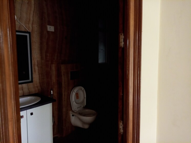 Bathroom, sector 150 5 Bedroom 6000 Sq.Ft. Independent House In Sector 150 Noida 7669087