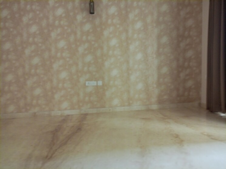 Room, sector 150 5 Bedroom 6000 Sq.Ft. Independent House In Sector 150 Noida 7669087