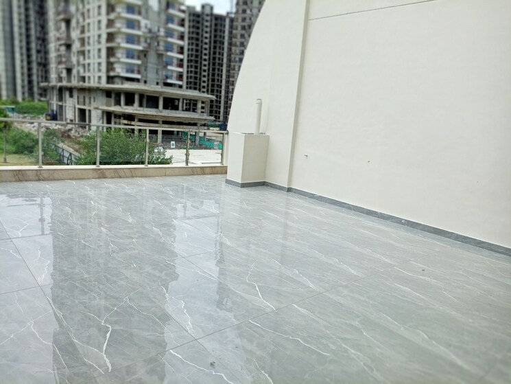 Terrace, sector 150 5 Bedroom 6000 Sq.Ft. Independent House In Sector 150 Noida 7669087