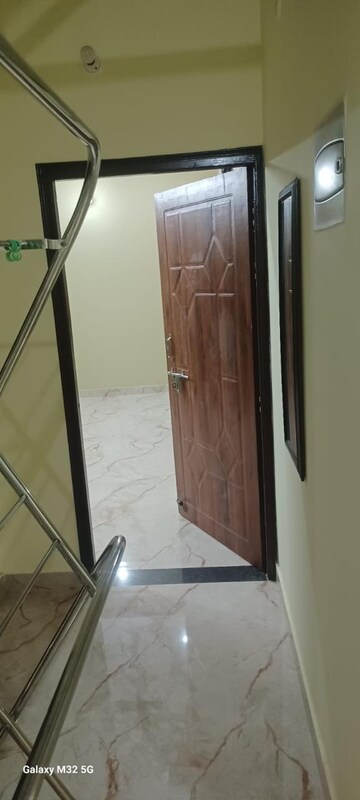 Furnished Amenities in 2 BHK Independent House at Wazirganj – for Rent