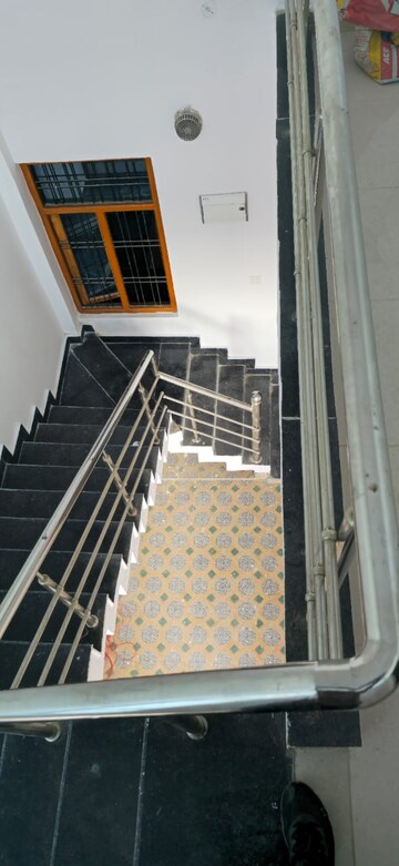 Parking in 2 BHK Independent House at Deva Road – for Sale