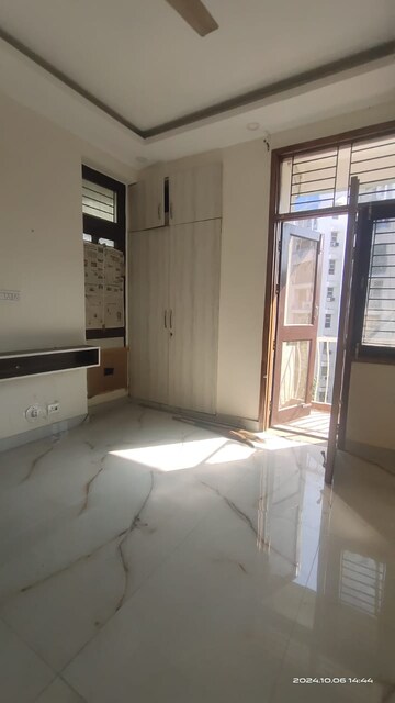 रेसिडेंशियल फ्लैट वर्ग फुट फॉर रेंट इन सेक्टर 7 द्वारका दिल्ली  7669314