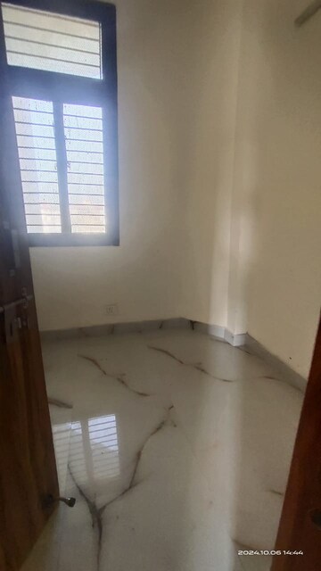 रेसिडेंशियल फ्लैट वर्ग फुट फॉर रेंट इन सेक्टर 7 द्वारका दिल्ली  7669314