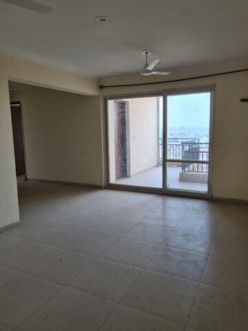 Room in 3.5 BHK Apartment at Patiala Road – for Sale