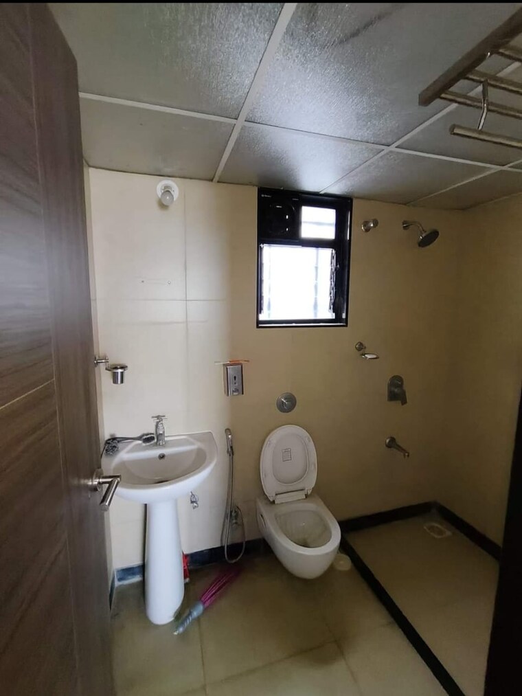 Bathroom, alcon-royce 2 Bedroom 1200 Sq.Ft. Apartment In Kondhwa Pune 7669695