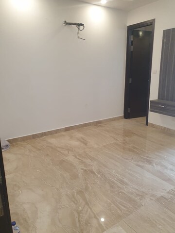 Room in 3 BHK Builder Floor at Lajpat Nagar Iii – for Sale