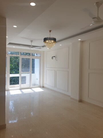 Room in 3 BHK Builder Floor at Lajpat Nagar Iii – for Sale