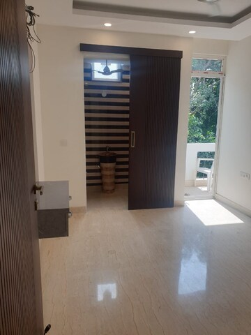 Room in 3 BHK Builder Floor at Lajpat Nagar Iii – for Sale