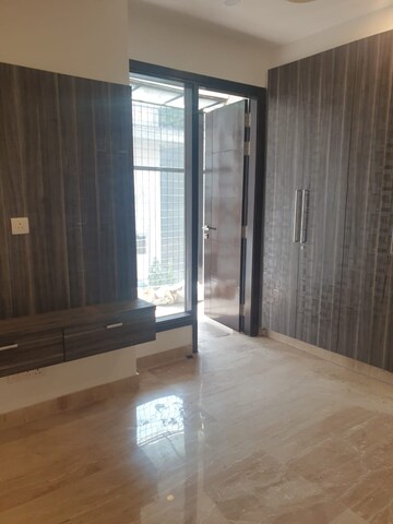 Room in 3 BHK Builder Floor at Lajpat Nagar Iii – for Sale