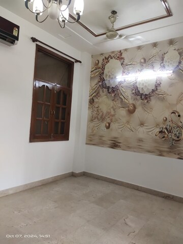Room in 3 BHK Apartment at Sector 89 – for Sale
