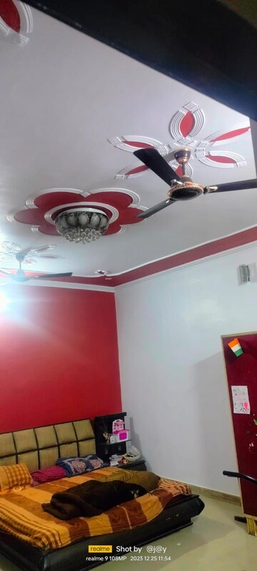 Room in 4 BHK Independent House at Dayal Greens, Matiyari – for Sale