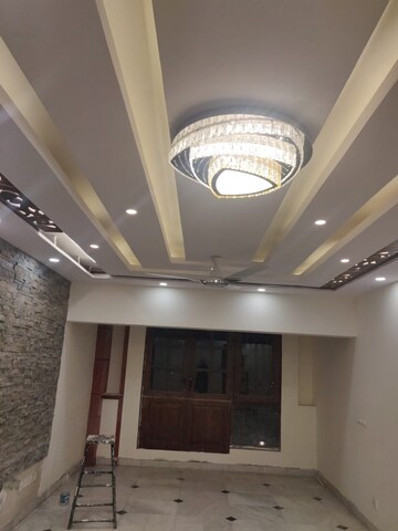 Furnished Amenities in 2 BHK Apartment at Raheja Gardenia, Shivaji Nagar – for Sale