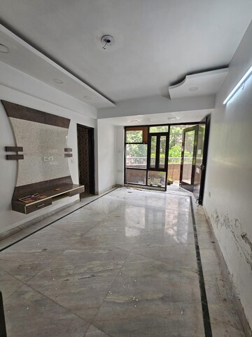 Room in 5 BHK Apartment at Sector 18, Dwarka – for Sale