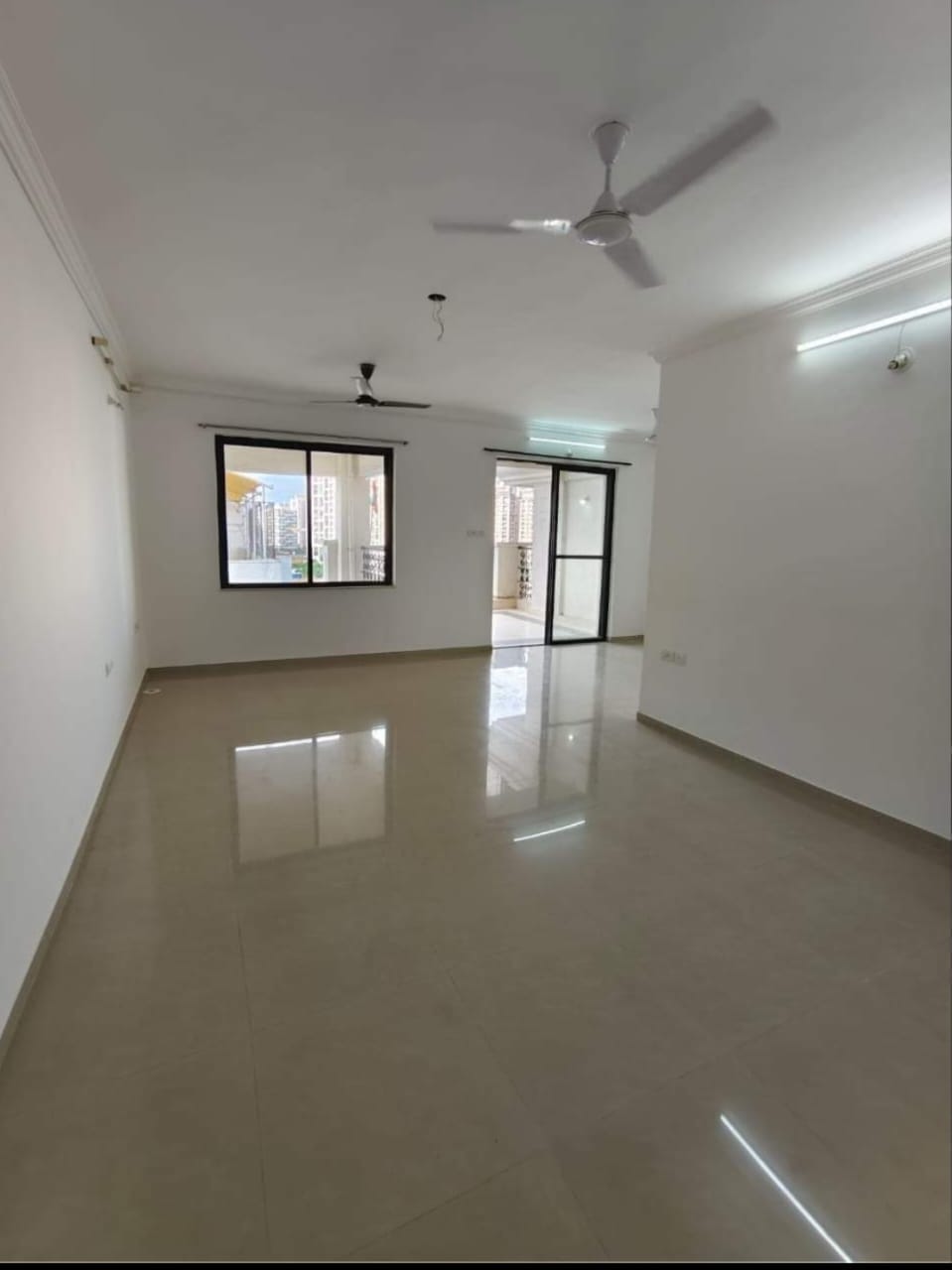 3 BHK 1565 Sq.Ft. Apartment in Dorabjee Paradise Building A&B Condominium