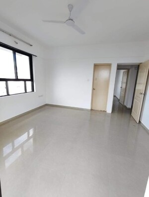 Room in 3 BHK Apartment at Dorabjee Paradise Building A&B Condominium, Mohammadwadi – for Sale