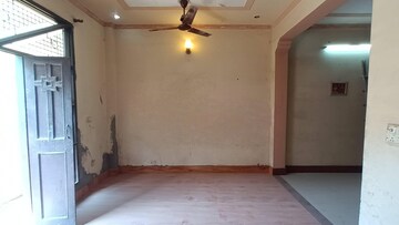 रेसिडेंशियल बिल्डर फ्लोर वर्ग फुट फॉर रेंट इन उत्तम नगर दिल्ली  7670857