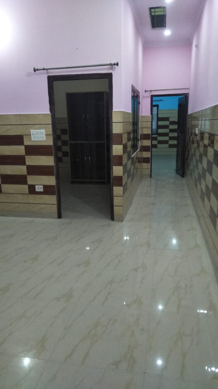  Parking, kargi 2 Bedroom 900 Sq.Ft. Independent House In Kargi Dehradun 7670947