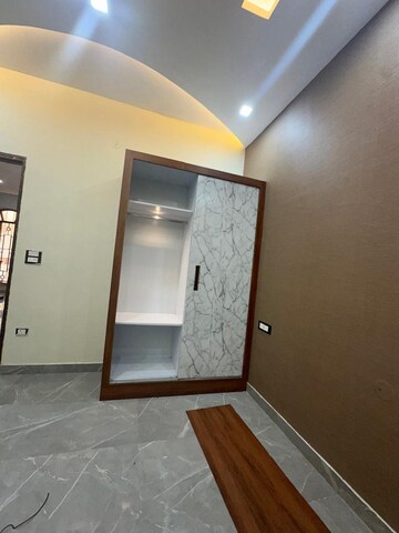 Room in 4 BHK Villa at Gms Road – for Sale