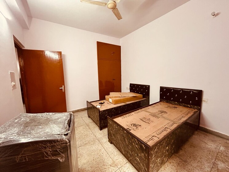 Bedroom, purvanchal-pmo-apartments 2 Bedroom 950 Sq.Ft. Apartment In Sector 62 Noida 7671608