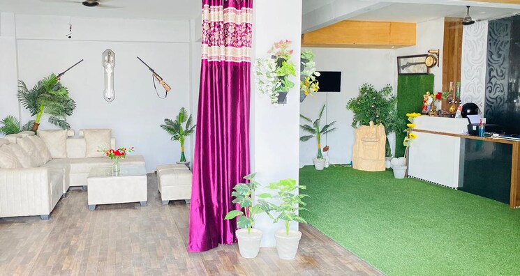 Room, sector 63 Pg For Boys & Girls In Sector 63 7671789