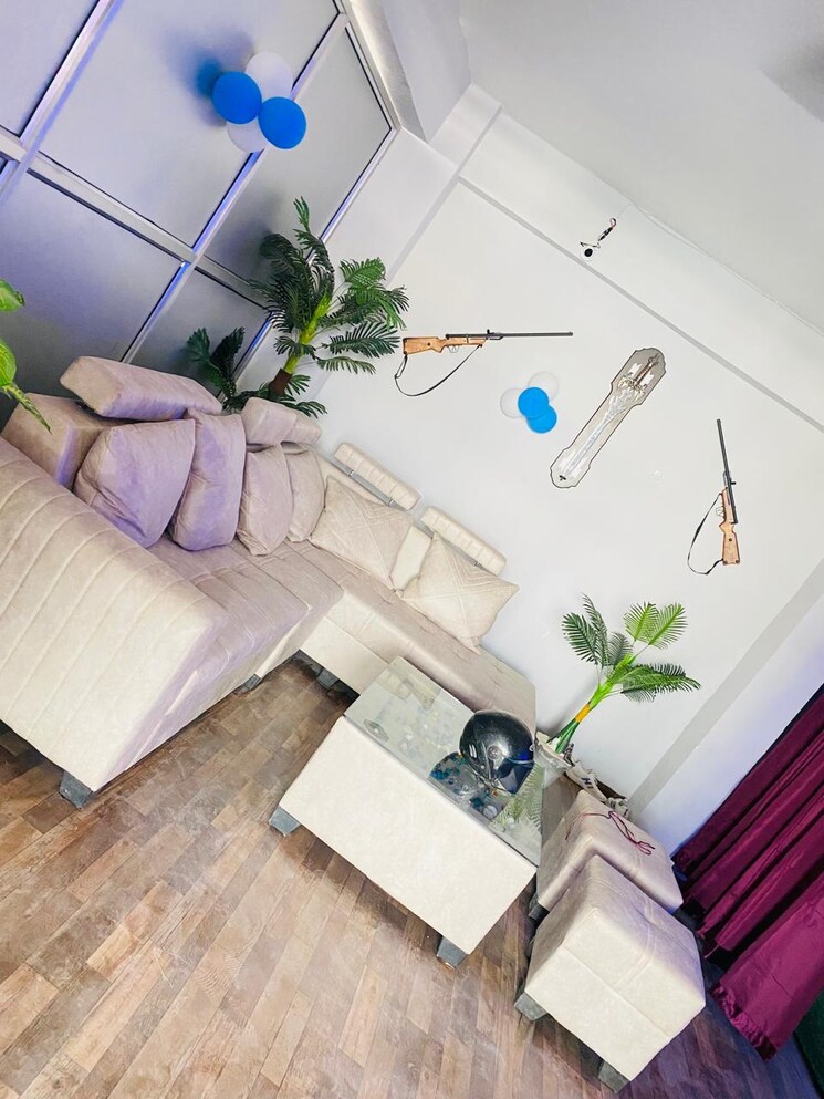 Room, sector 63 Pg For Boys & Girls In Sector 63 7671789