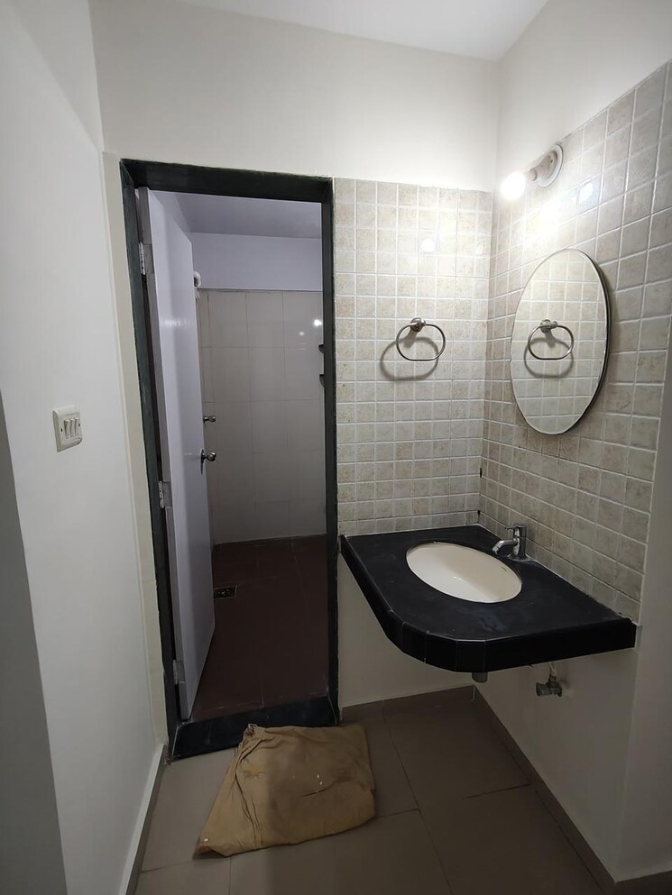 Bathroom, borate-jijai-nagari 2 Bedroom 851 Sq.Ft. Apartment In Kothrud Pune 7671947