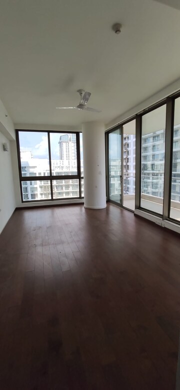 Room in 5 BHK Apartment at M3M Golf Estate, Sector 65 – for Rent