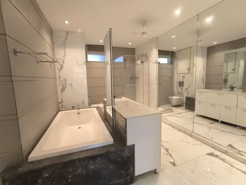 Team Area in 5 BHK Apartment at Salcon The Verandas, Sector 54 – for Rent